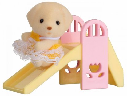 Sylvanian Families Baby příslušenství - pejsek na skluzavce